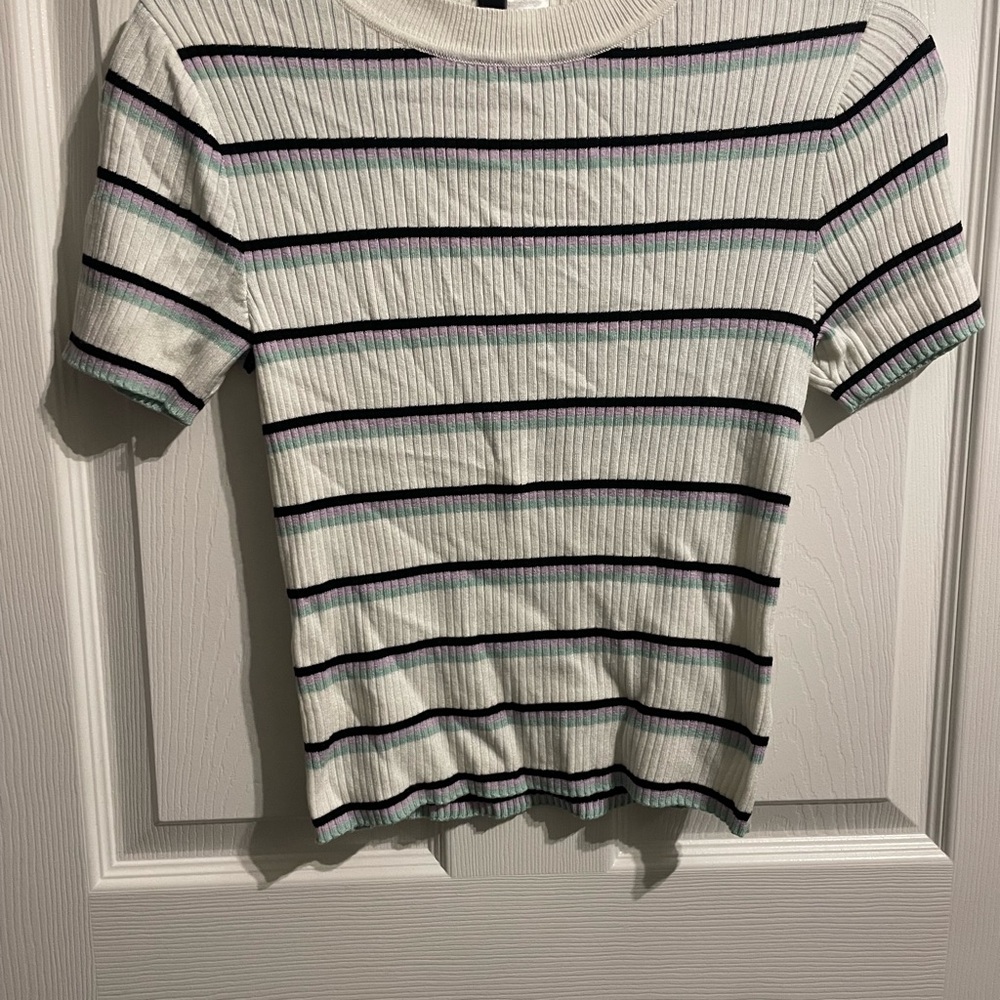 H&M White Ribbed Short Sleeve Top with Black, Lavender & Mint Stripes